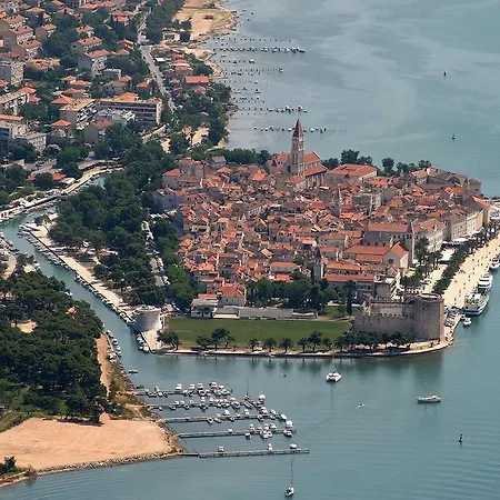 Toni Daire Trogir